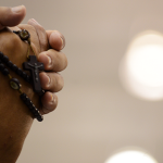 Passe a madrugada em oração ao Pai das Misericórdias