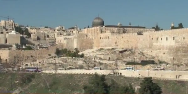 Bispos italianos na Faixa de Gaza levam esperança em meio aos escombros