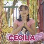 Rezando com a Cecília