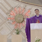 Através do sim de Maria, nasceu o salvador