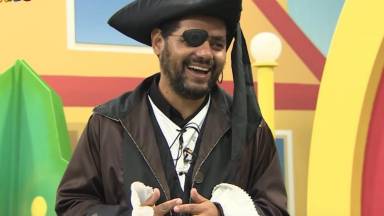 O pirata Distração é mesmo o rei das charadas?