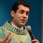 Canção Nova recebe o padre Crystian Shankar em encontro para casais