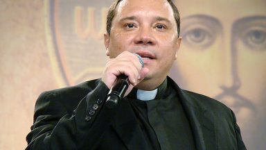 Feliz Páscoa, principalmente às pessoas que sofrem