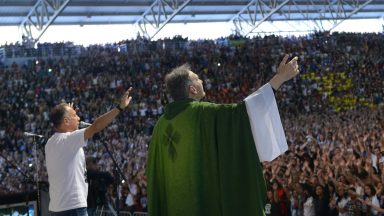 Acampamento PHN atrai 50 mil jovens à Canção Nova
