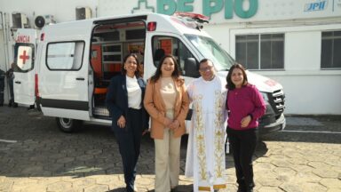 Centro Médico Padre Pio recebe doação de UTI móvel 