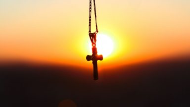 Deus se revela amor absoluto por nós