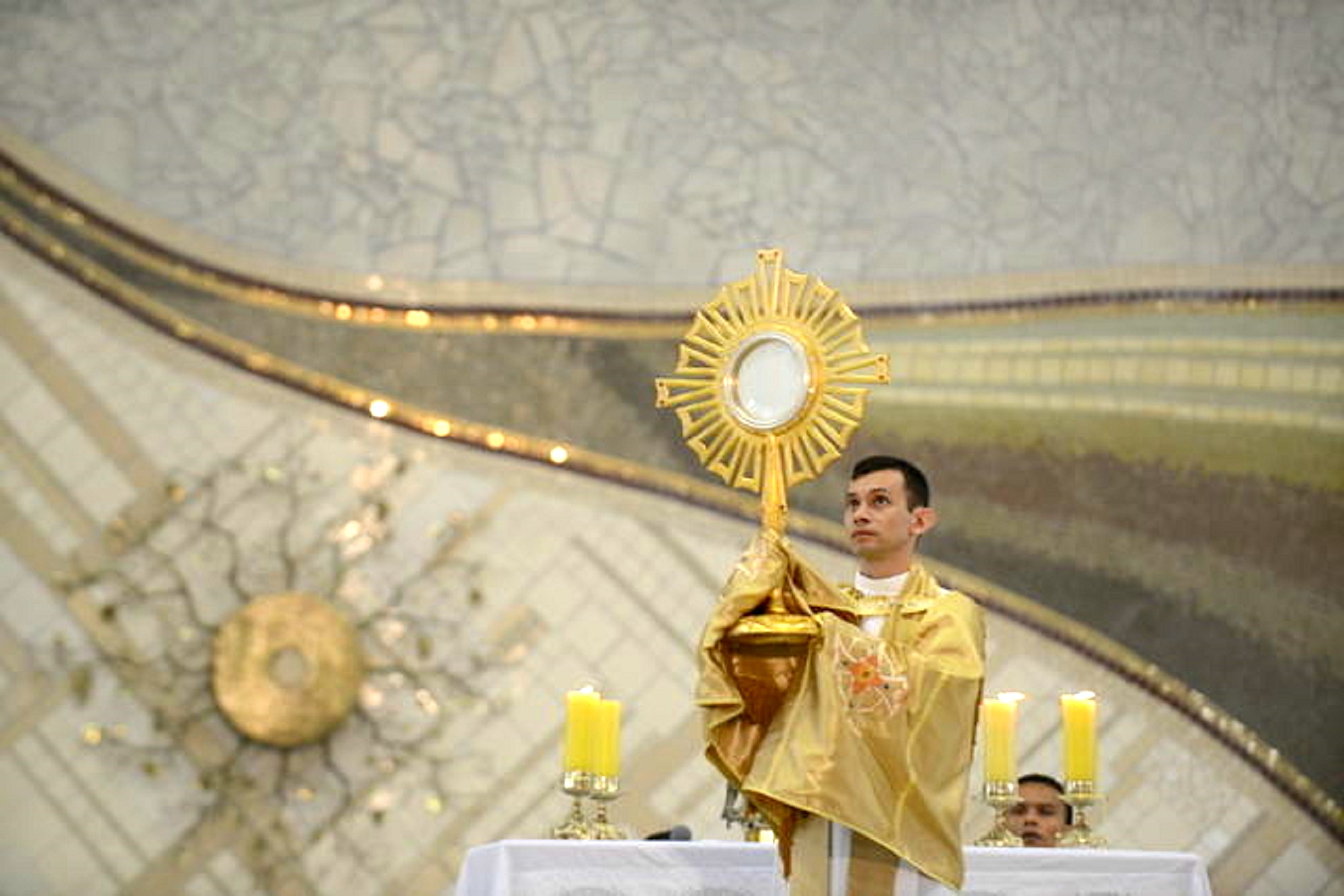 Adoração Eucarística e Celebração Penitencial, dia 25 de 