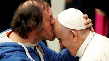 Papa: amor ao próximo é indispensável para integração universal