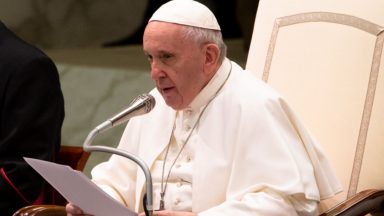 A solidariedade é o caminho para sair melhores da crise, diz Papa