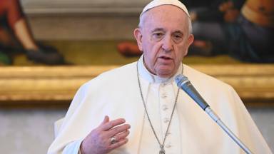 Intensificar a reza do Terço em maio: Papa propõe duas orações