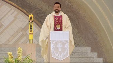 Escutar a voz de Deus -  Padre Adriano Zandoná  (22/05/2020)