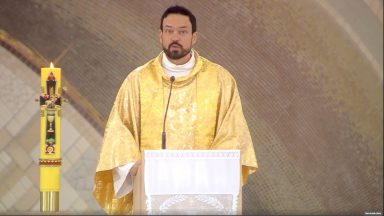 O Espírito Santo é o grande promotor da comunhão e da unidade - Padre Adriano Zandoná 28/05/2020