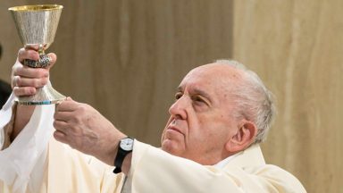 Papa preside Missa e rito do Batismo na Festa do Batismo do Senhor