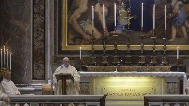 Papa preside Missa pelo centenário de nascimento de São João Paulo II