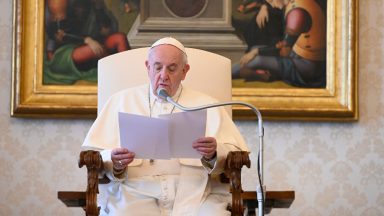 A oração é a força da esperança que supera o desânimo, afirma Papa