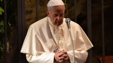 Papa convoca maratona de oração em maio pelo fim da pandemia