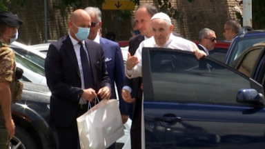 Papa deixa o hospital e reza na Basílica de Santa Maria Maior