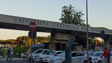 Leitura e caminhada: recuperação do Papa após cirurgia segue bem