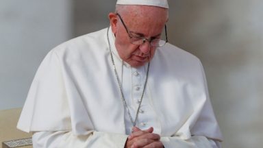 Papa lamenta a morte do Cardeal José Freire Falcão