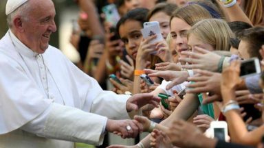 A Igreja precisa da alegria e generosidade dos jovens, frisa Papa
