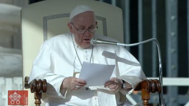 Papa saúda Comunidade Canção Nova na Audiência Geral