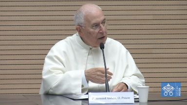 Vaticano realiza conferência sobre modelos de santidade e canonizações
