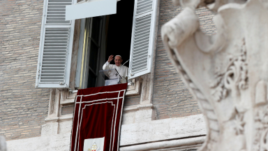 Que Maria Auxiliadora fortaleça a nossa fidelidade a Cristo, pede Papa