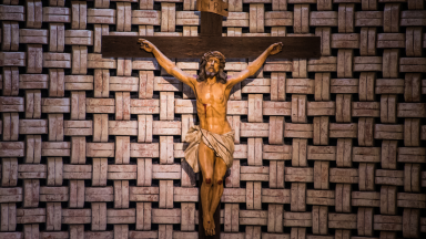 A cruz, o mistério que permeia a vida cristã