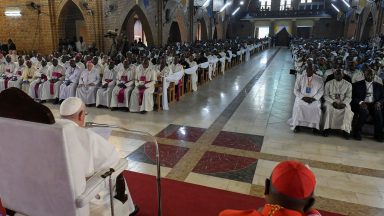 Papa encoraja religiosos na República Democrática do Congo