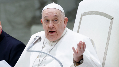 Diálogo impede que teologia seja transformada em ideologia, afirma Papa