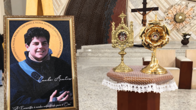 Relíquia de Carlo Acutis chega à Canção Nova para veneração