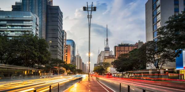 O mundo jaz nas trevas... Vós sois a Luz do Mundo!