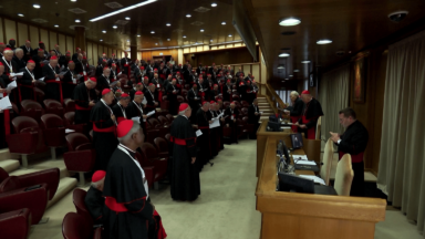 Todos cardeais eleitores votam no Conclave, declara Congregação Geral
