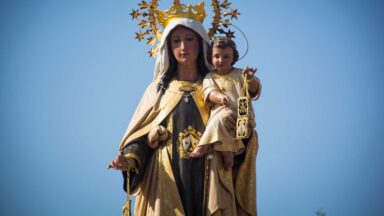 Nossa Senhora do Carmo e o escapulário