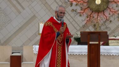 Aliviar nosso fardo somente em Cristo! - Padre Vagner Baia - 17/07/2025