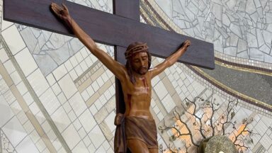 A cruz, o mistério que permeia a vida cristã