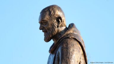 Padre Pio, uma seta que aponta o céu!