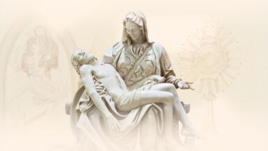 Comunidade Canção Nova reza terço pela paz no mundo