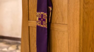 Se Deus é amor e tudo perdoa, por que eu preciso me confessar?