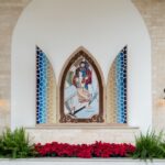 Capelinha do Pai das Misericórdias em frente a Nova Sala das Graças