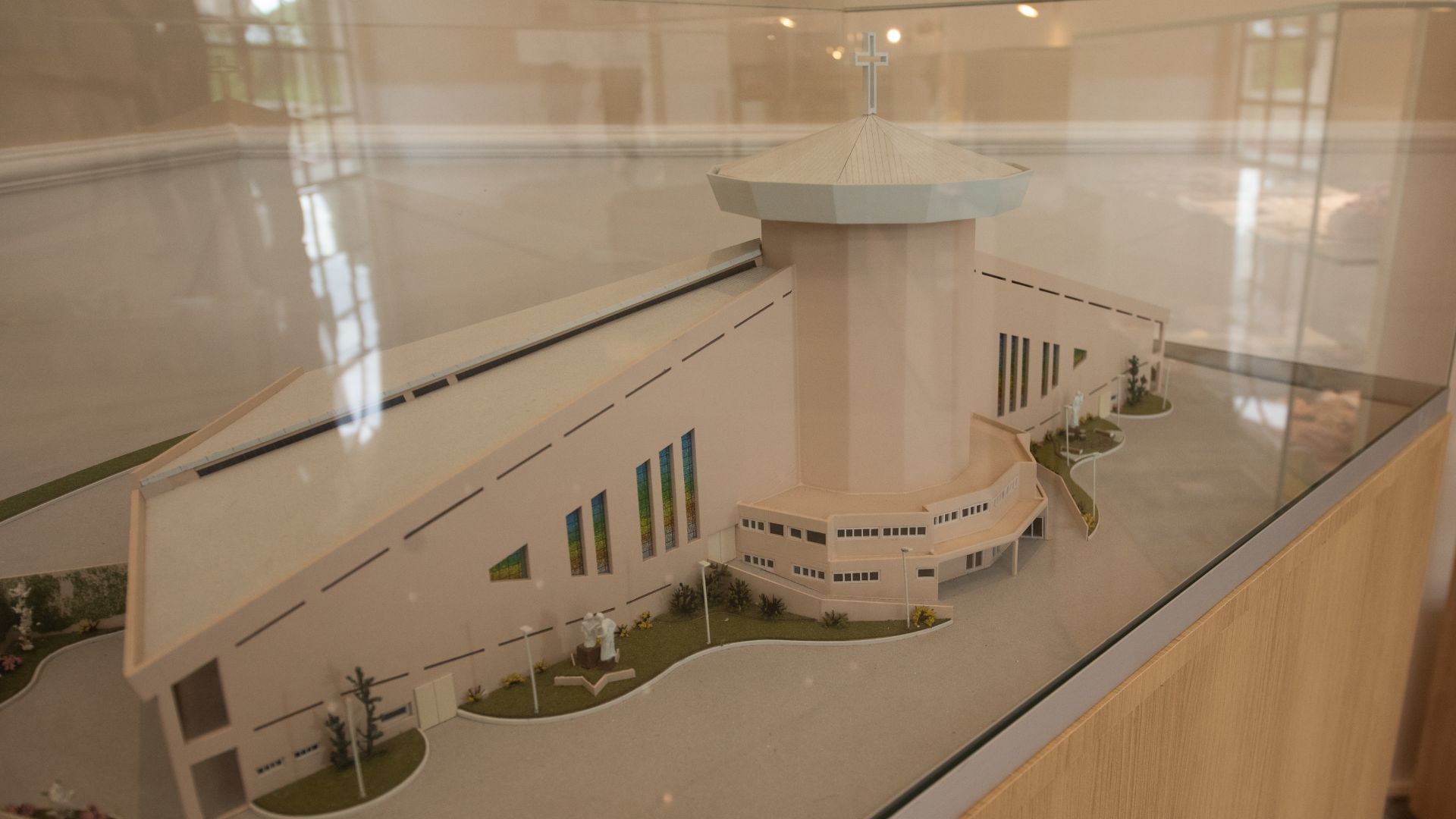 Maquete do Santuário do Pai das Misericórdias dentro da Nova Sala das Graças