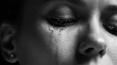 Por que culpamos Deus no sofrimento?