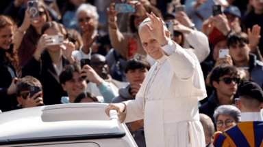 Papa: na Igreja, hierarquia existe em função do serviço, não do poder
