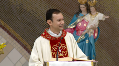 Ele Ressuscitou e nos chama a uma vida nova - Padre Marcio (05/04/26)