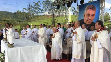 Monsenhor Jonas preside Missa pelos 10 anos da morte de padre Léo