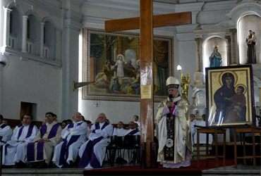 28_eventos-003 D. Gil preside a Missa de envio