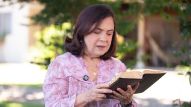 Deus cuida de nós: a presença do Deus vivo e a força da fé