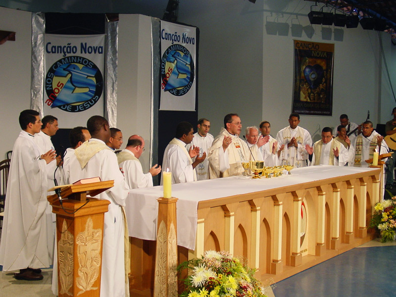 Padre Jonas Abib celebrou os 25 anos da Comunidade Canção Nova