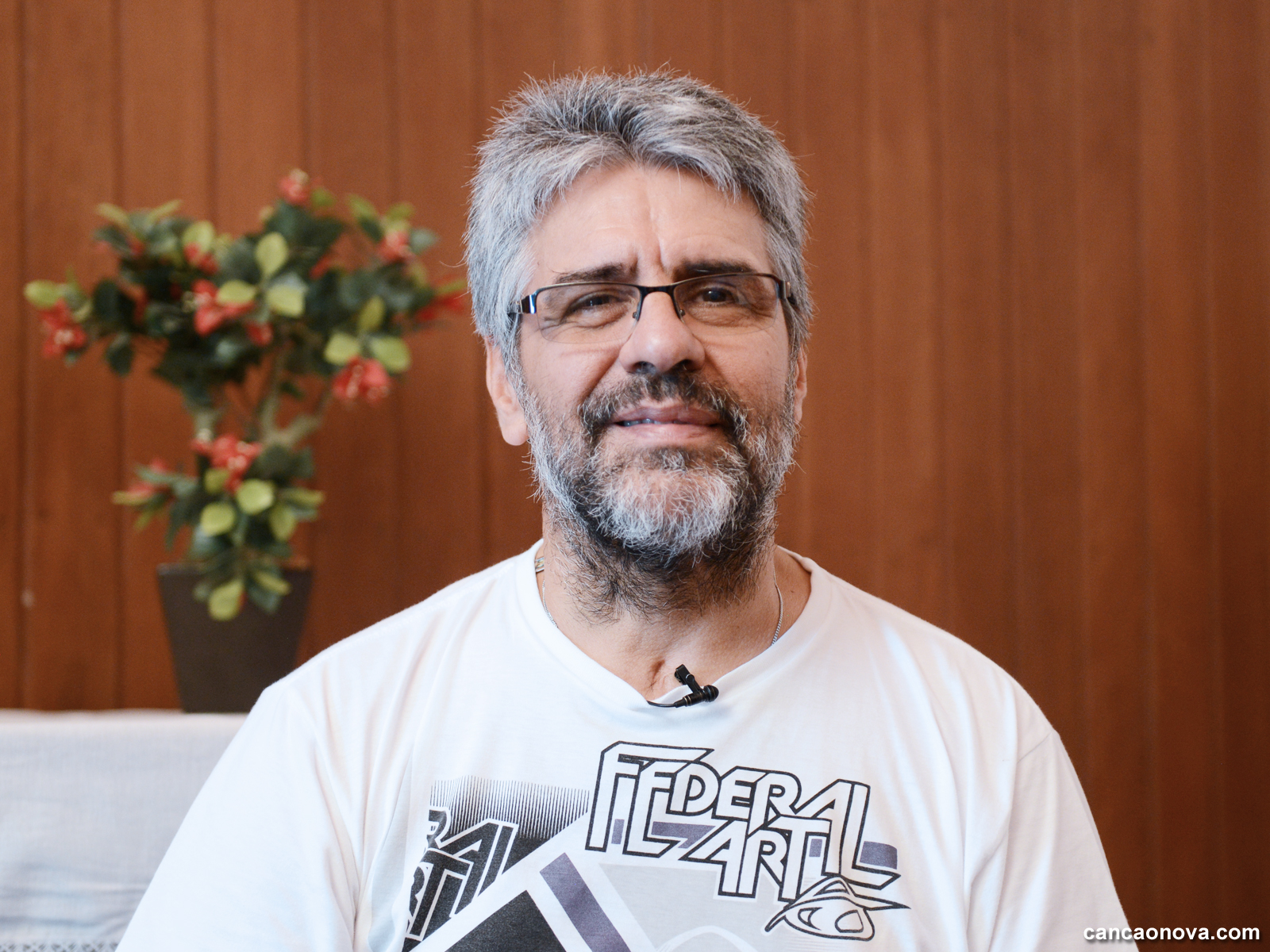 Vocação sacerdotal inspirada em monsenhor Jonas Abib