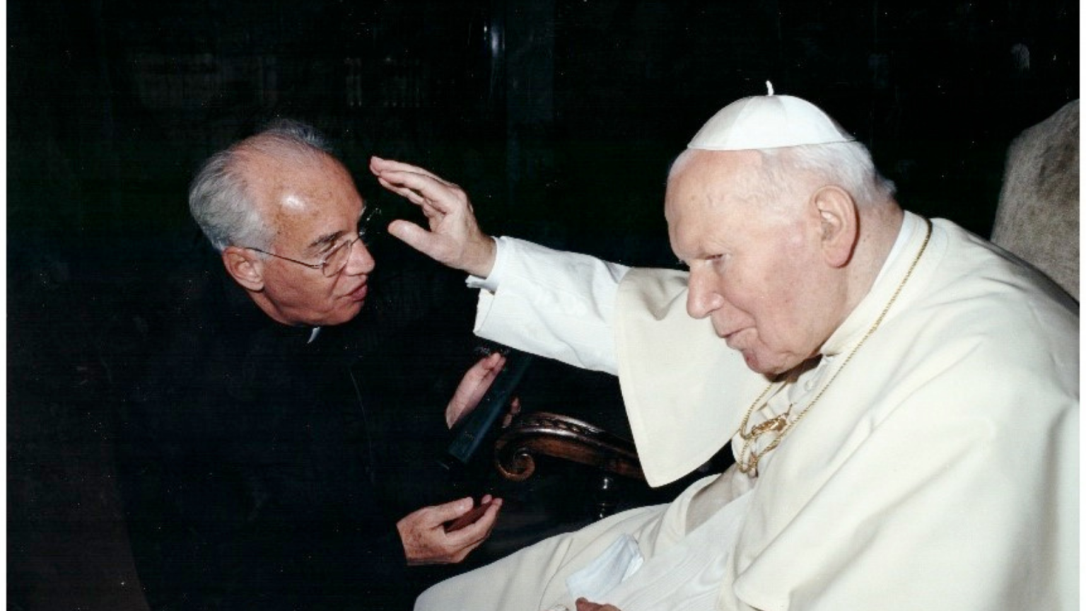Padre-Jonas-e-São-Joao-Paulo-II--1536x864.png